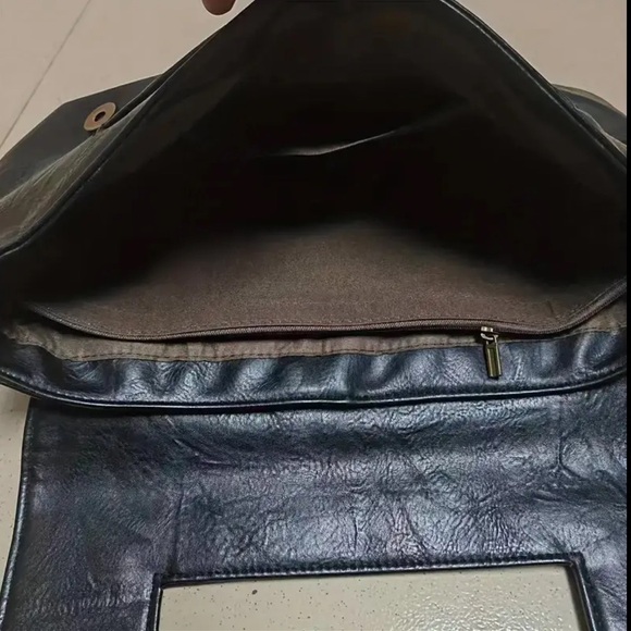 Vegan Leather Convertible Clutch or Shoulder bag - Picture 4 of 4